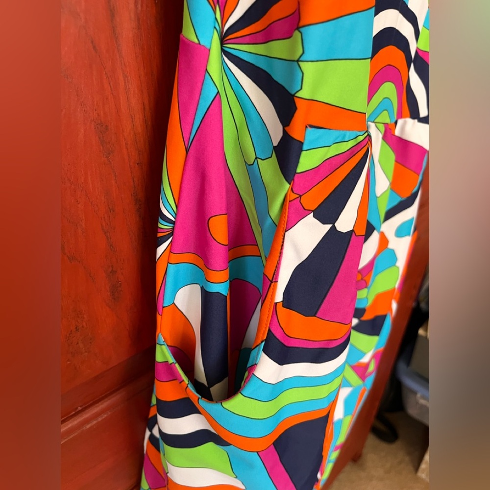 Multicolor Geometric Print Sheath Dress with pockets! - Picture 2 of 5